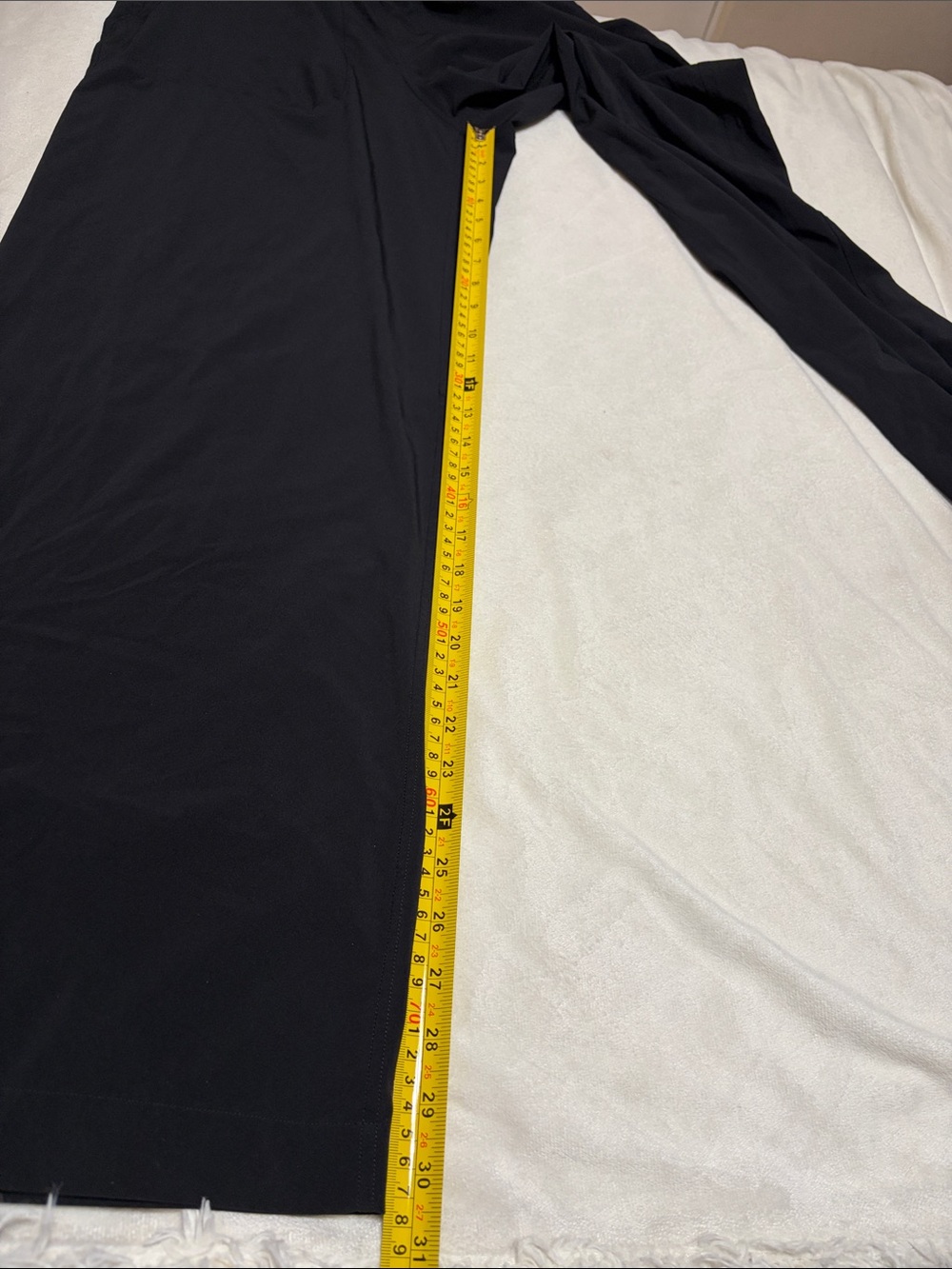 Lululemon Swift Mid-Rise Wide-Leg Pants in Black size 6 - Picture 15 of 16